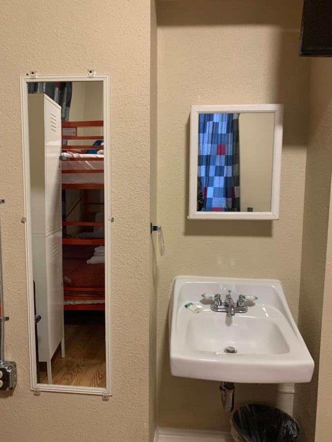 Triple Room with Shared Bathroom,805701495:JPEG